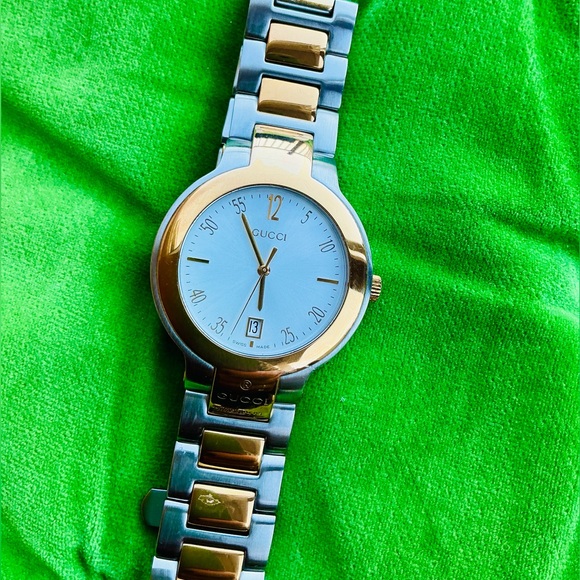 Authentic GUCCI DRESS watch🧡🤍🧡 - Picture 12 of 16